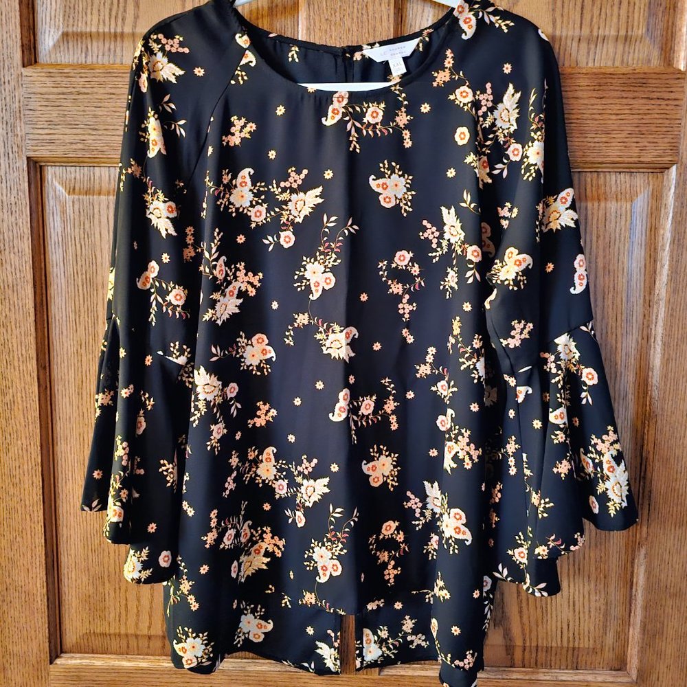 Lauren Conrad size XXL Flowing Floral Top